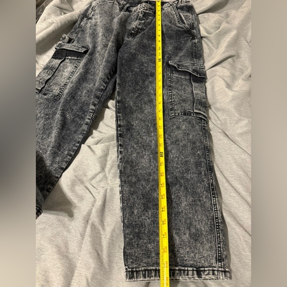 AMERICAN‎ RAZI| Women’s Gray/Black Acid Wash Stretchy Jean Utility Pants - Picture 9 of 10